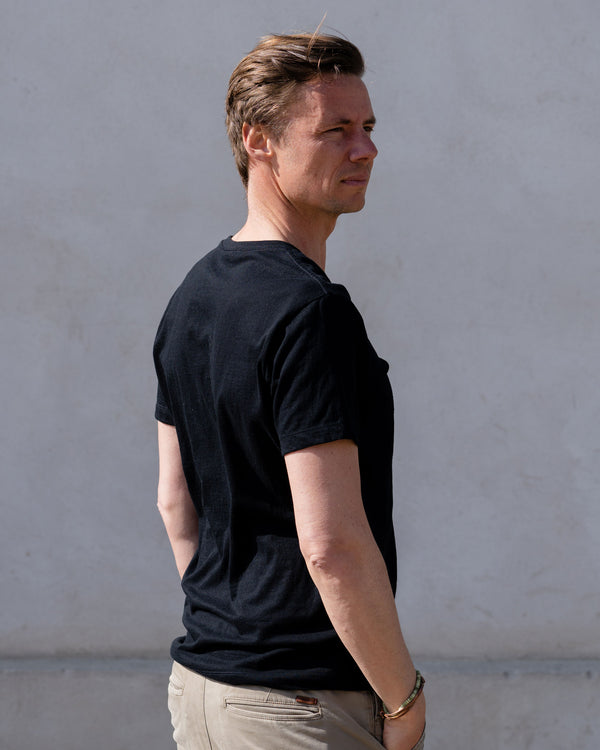 Basis v-krave t-shirt