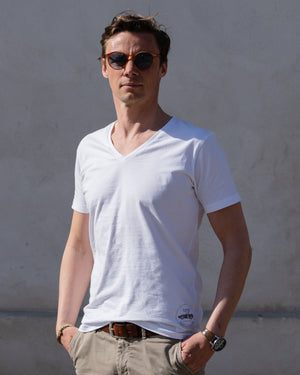 Basis v-krave t-shirt
