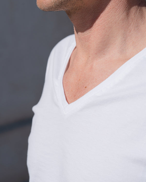 Basis v-krave t-shirt