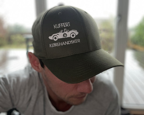 Kasket med broderet logo