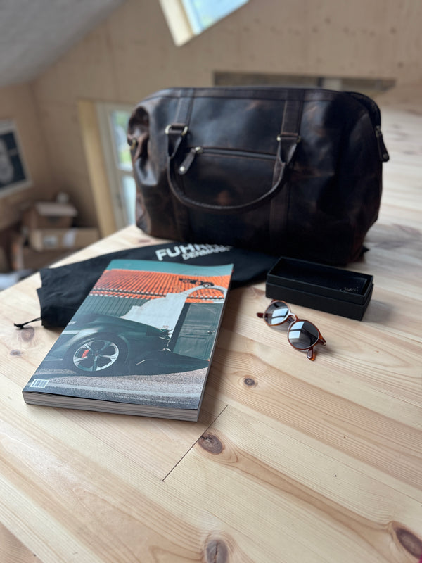 SOMMERPAKKE: Årbog vol. 5, Weekendtaske & Persol solbriller